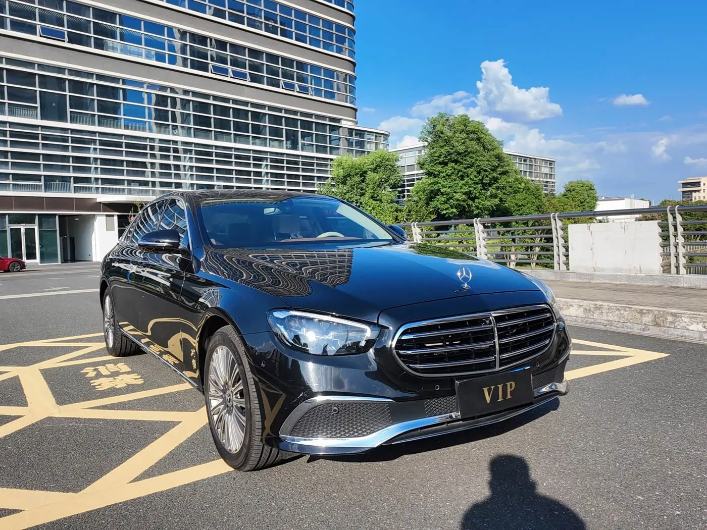 Mercedes-Benz E-Class 2021 — Фото 8/9