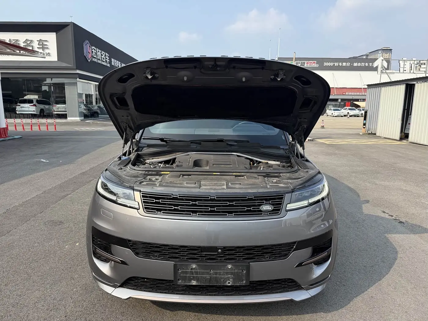 Land Rover Range Rover Sport 2024 — Photo 15/15