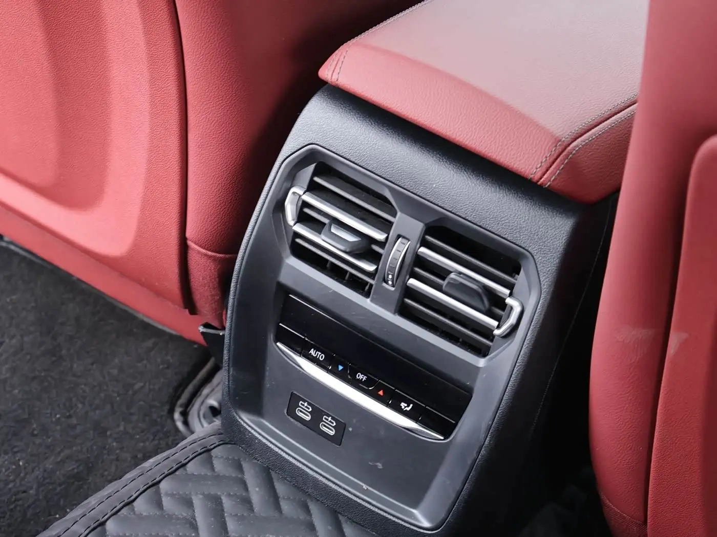 BMW 3 Series 2024 — Photo 7/18