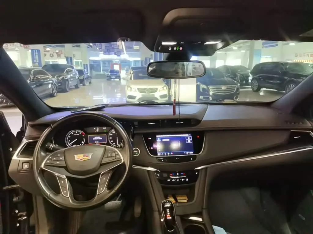 Cadillac XT5 2022 — Фото 10/20