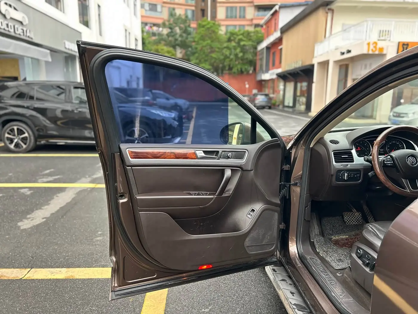 Volkswagen Touareg 2012 — Şəkil 9/20