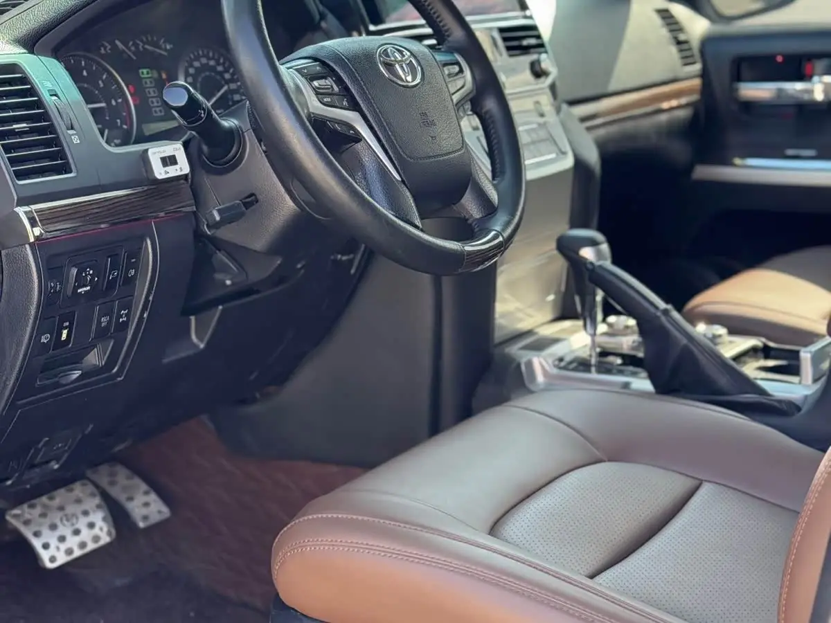 Toyota Land Cruiser 2014 — Фото 10/15
