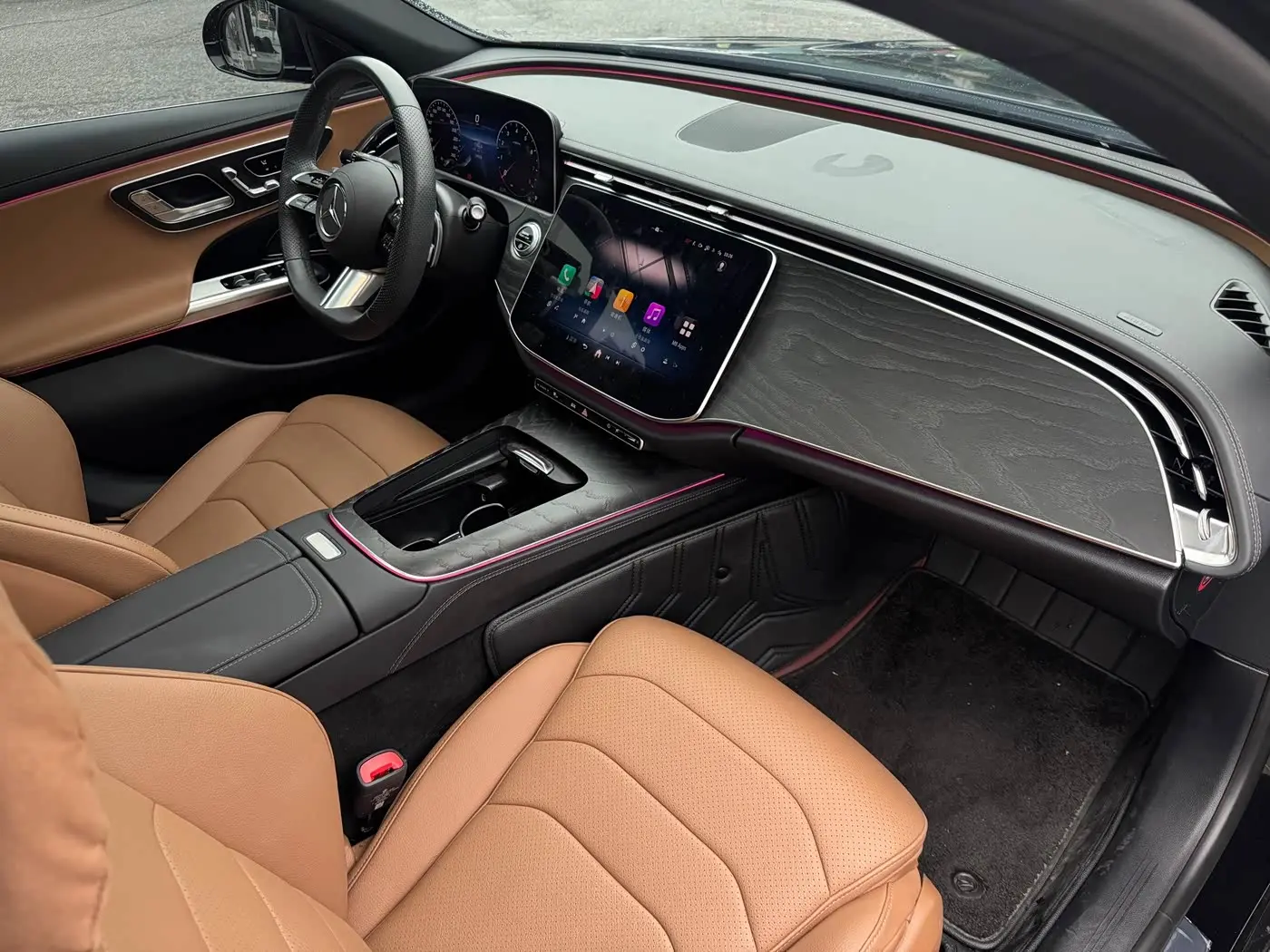 Mercedes-Benz E-Class 2024 — Photo 14/20