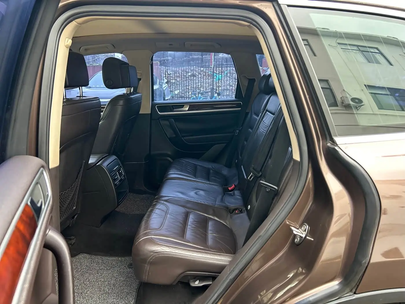 Volkswagen Touareg 2012 — Şəkil 15/20