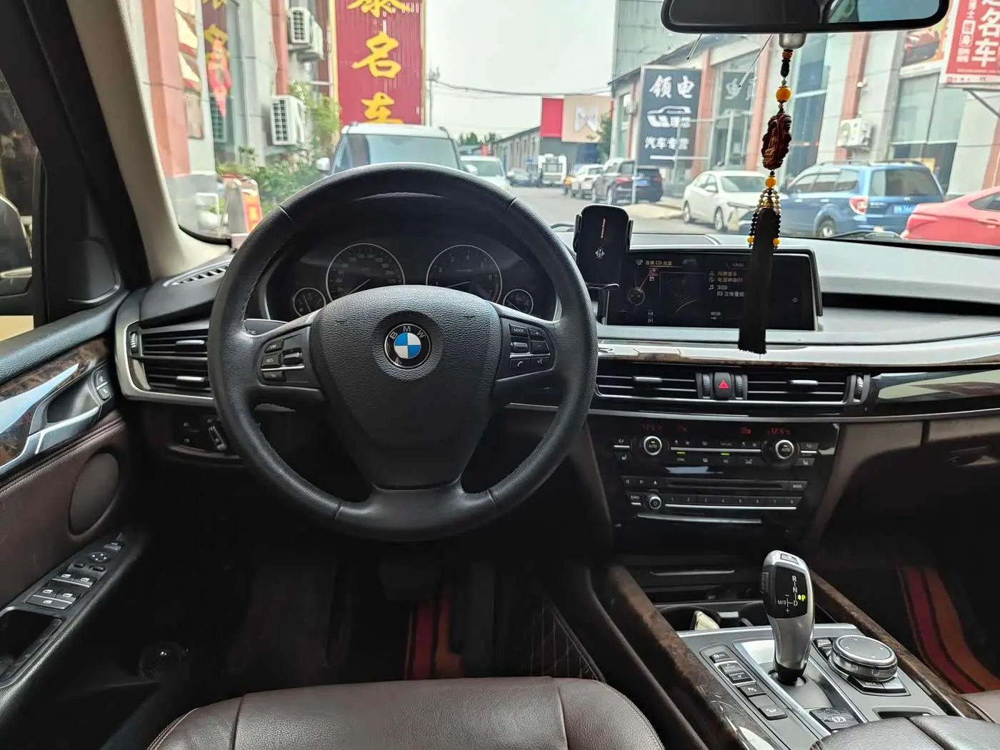 BMW X5 2015 — Photo 11/11