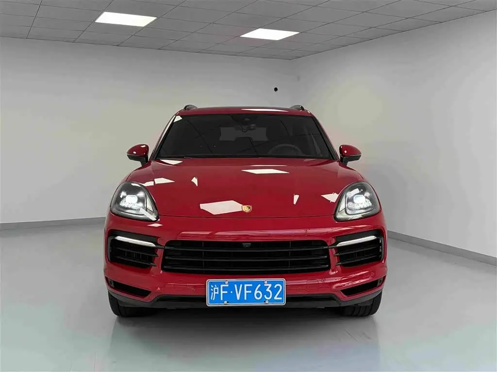 Porsche Cayenne 2021 — Photo 2/20