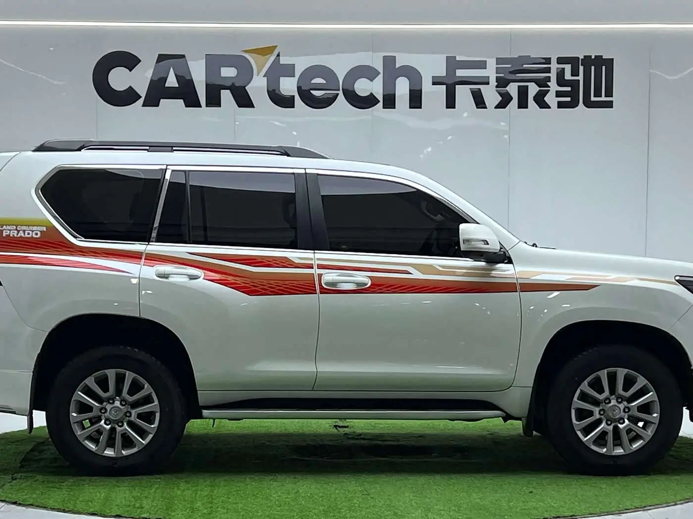 Toyota Prado 2019 — Photo 6/20