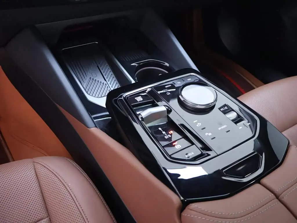 BMW 5 Series 2024 — Şəkil 12/20