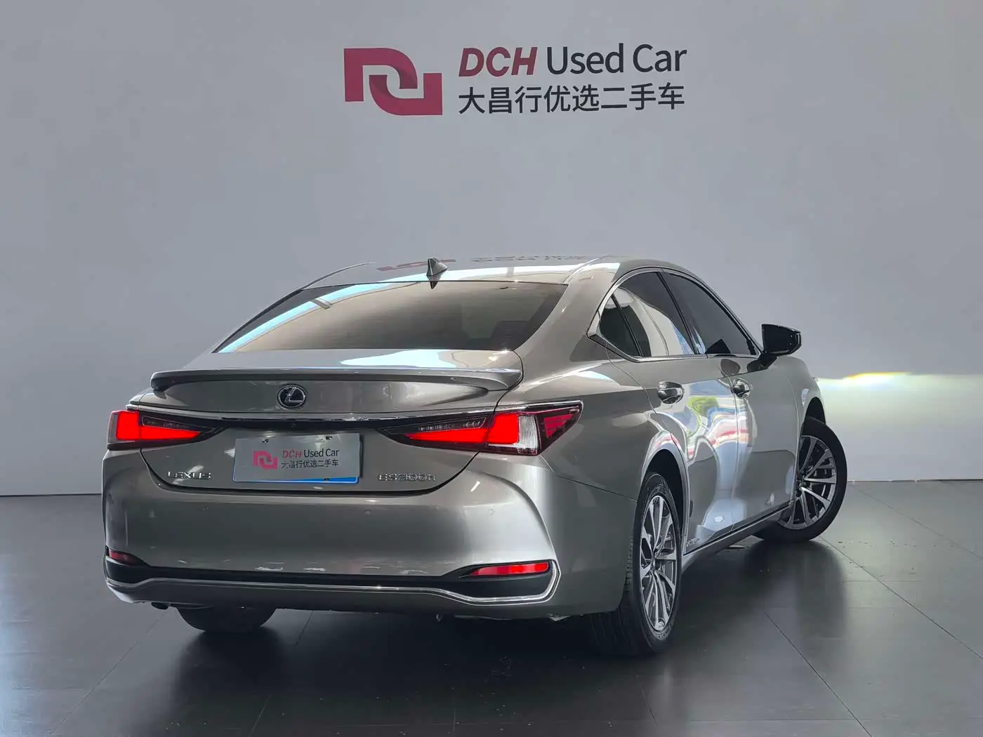 Lexus ES 2022 — ფოტო 4/17