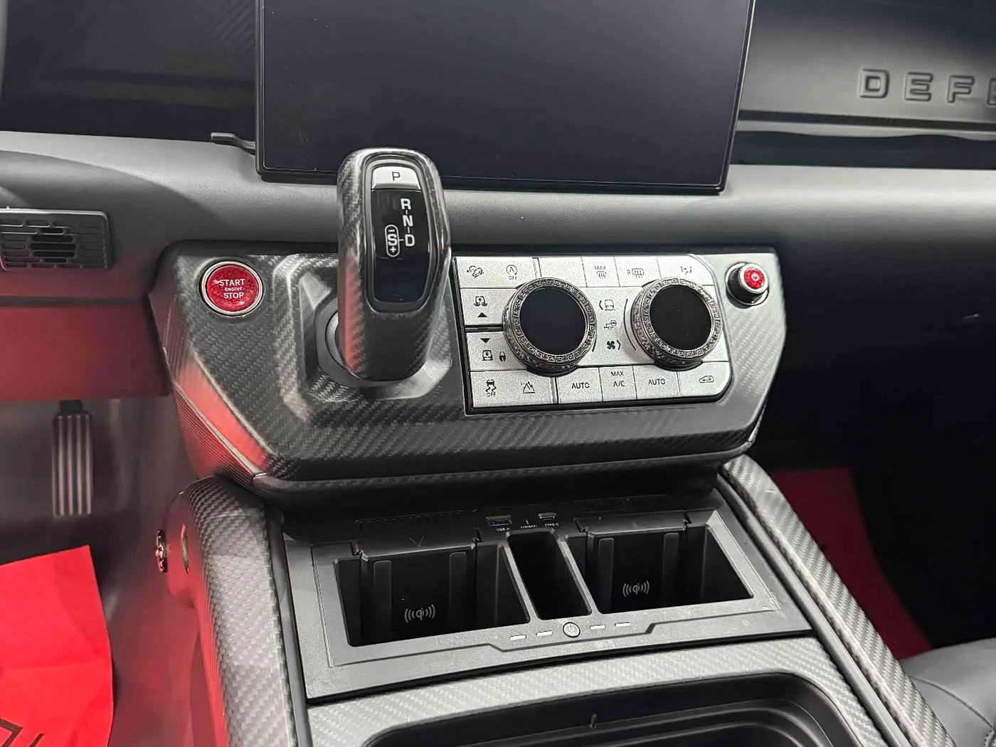 Land Rover Defender 2023 — Фото 18/20