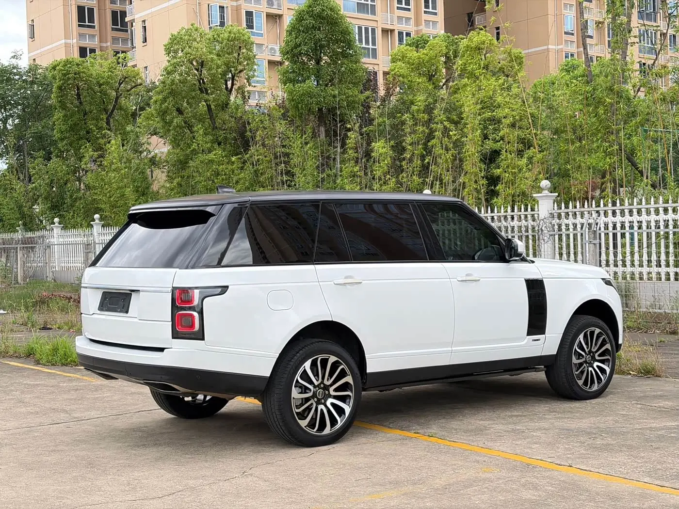 Land Rover Range Rover 2018 — Photo 6/15