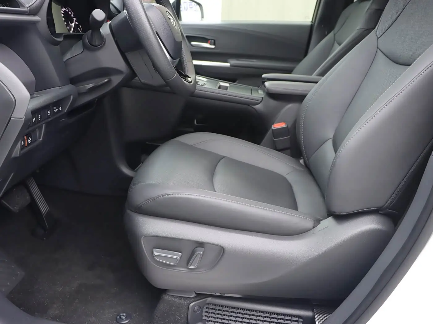 Toyota Sienna 2025 — Photo 5/20