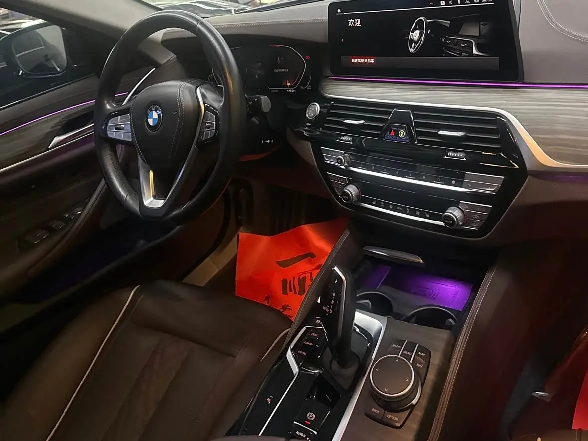 BMW 5 Series 2021 — Photo 5/5