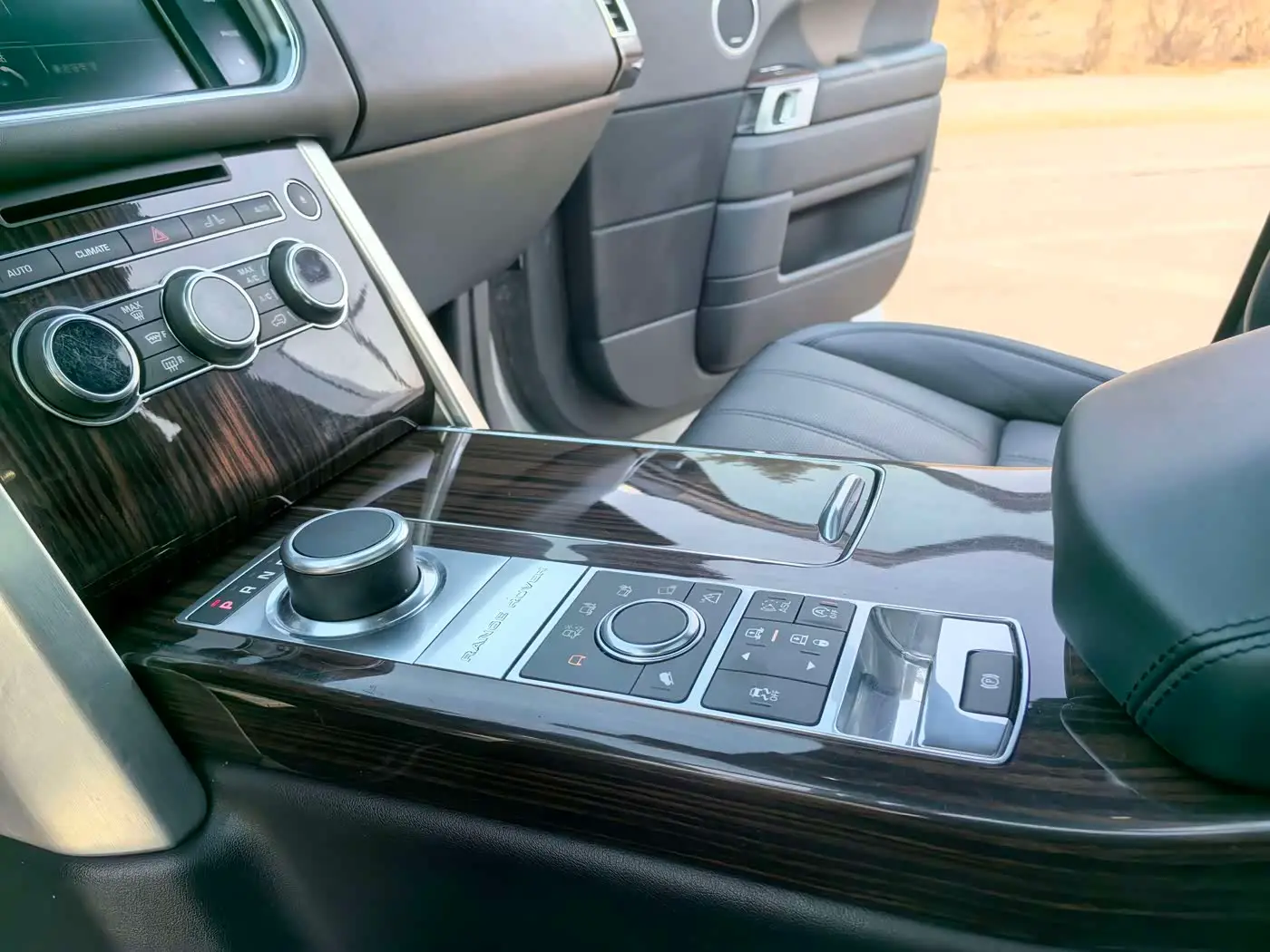 Land Rover Range Rover 2015 — Photo 12/18
