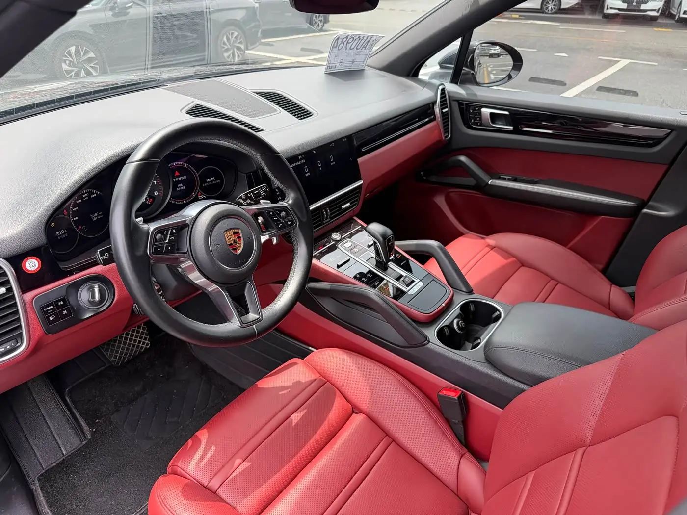 Porsche Cayenne 2018 — Photo 8/10