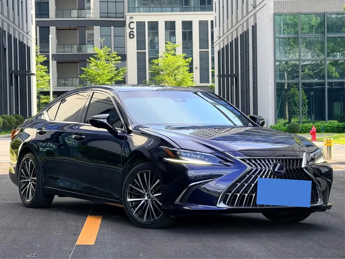Lexus ES 2022 — Фото 3/10