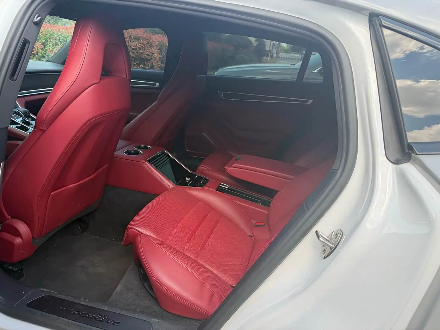Porsche Panamera 2023 — Photo 9/10