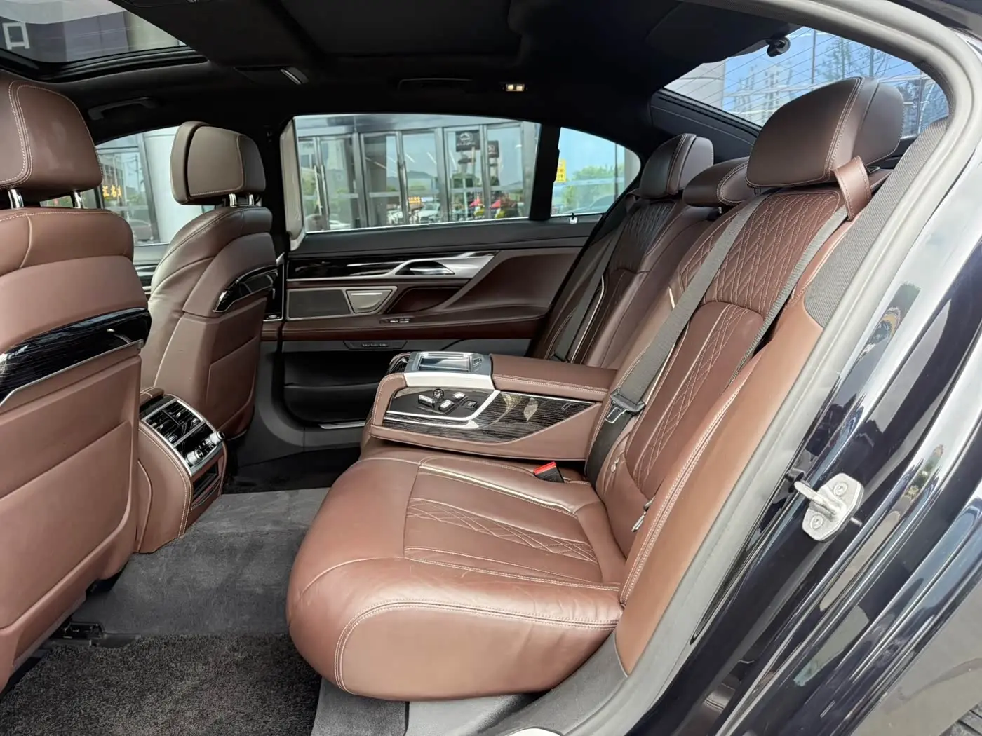 BMW 7 Series 2020 — Photo 8/20