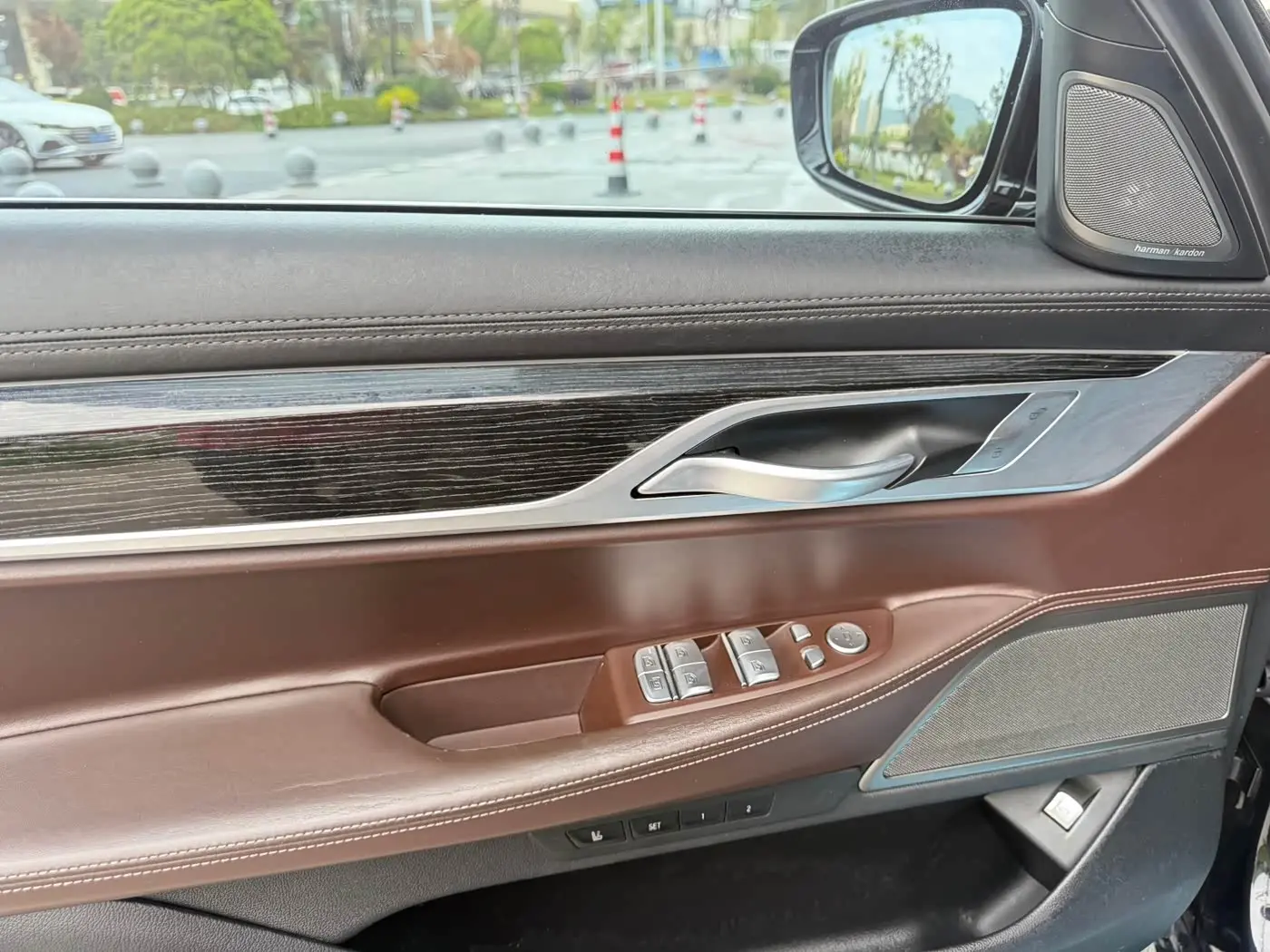 BMW 7 Series 2020 — Photo 9/20