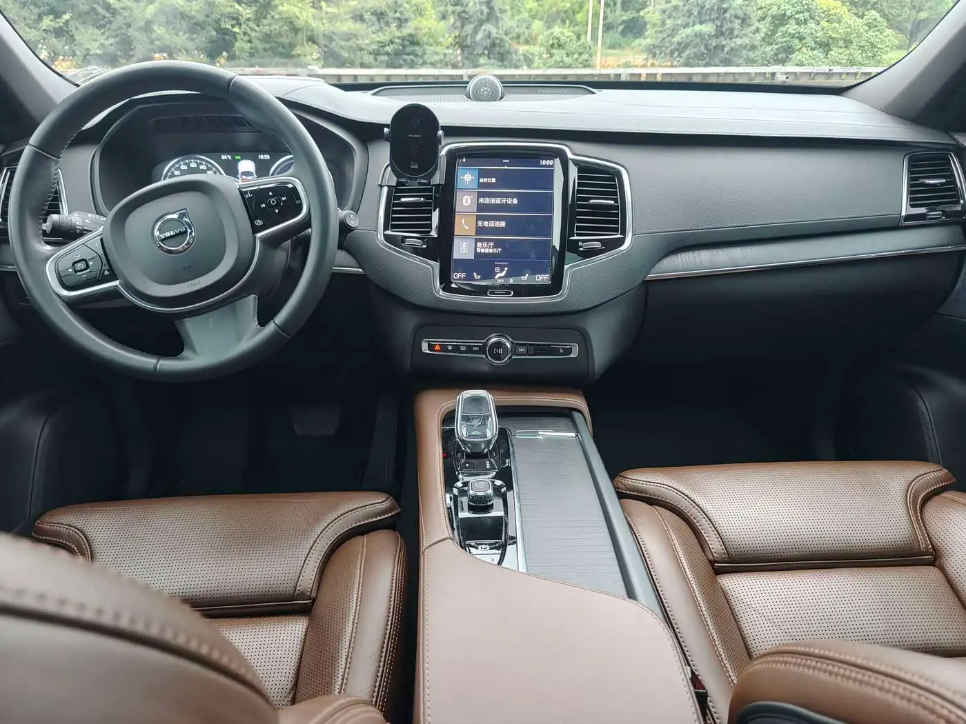 Volvo XC90 Plug-in Hybrid 2022 — Photo 5/18