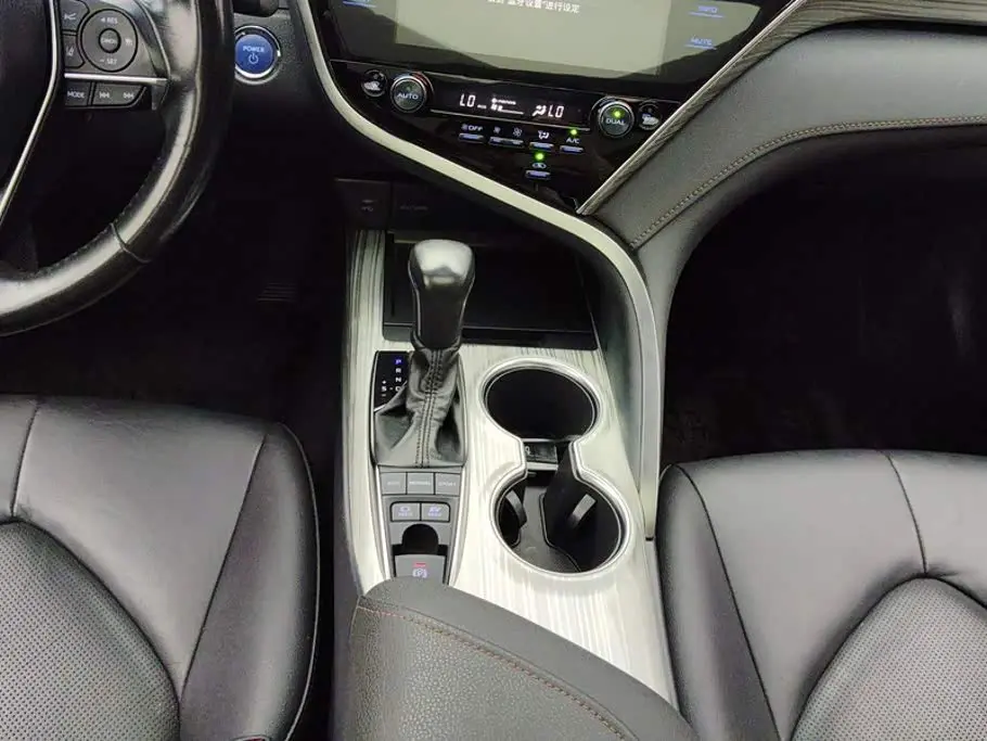 Toyota Camry 2019 — Фото 16/16