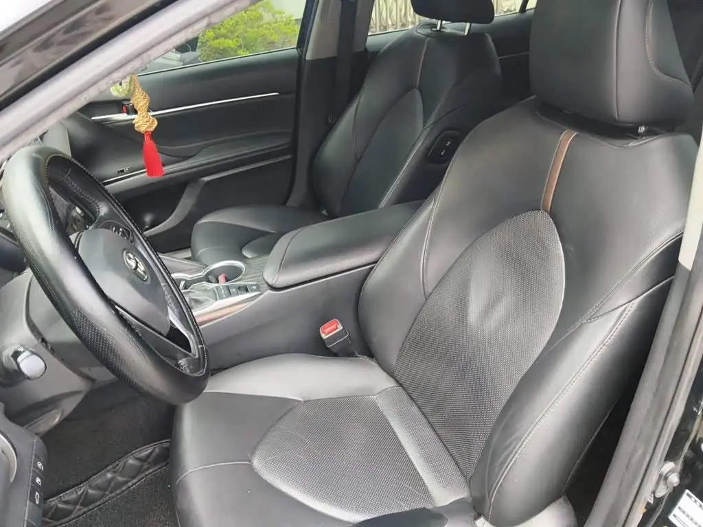 Toyota Camry 2018 — Фото 8/20
