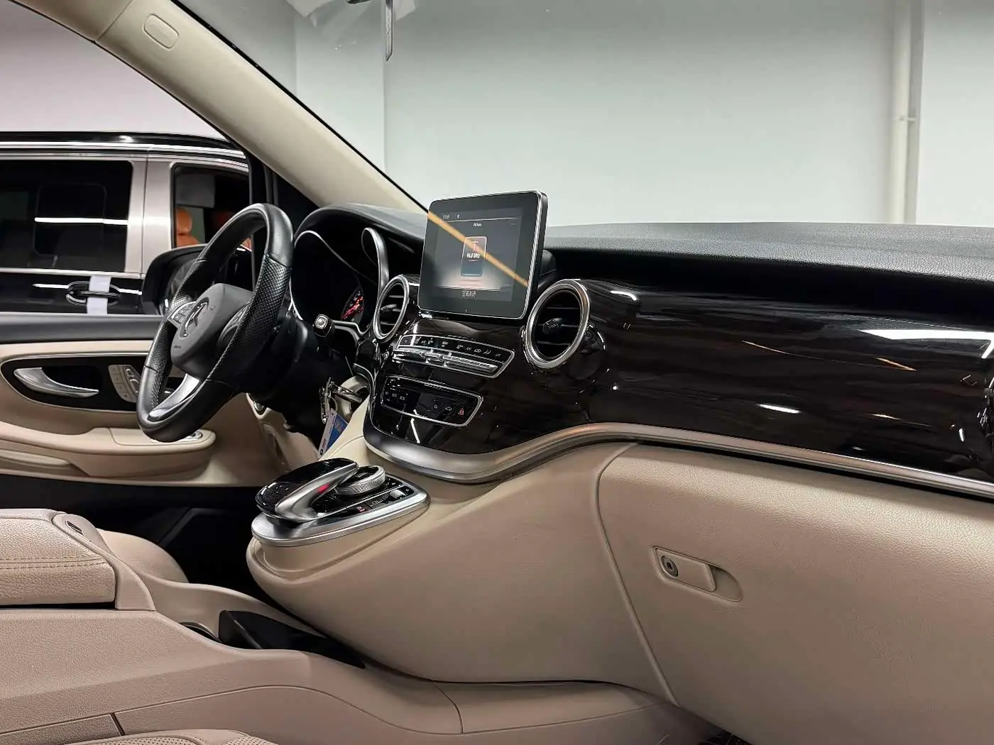 Mercedes-Benz V-Class 2019 — Şəkil 5/12