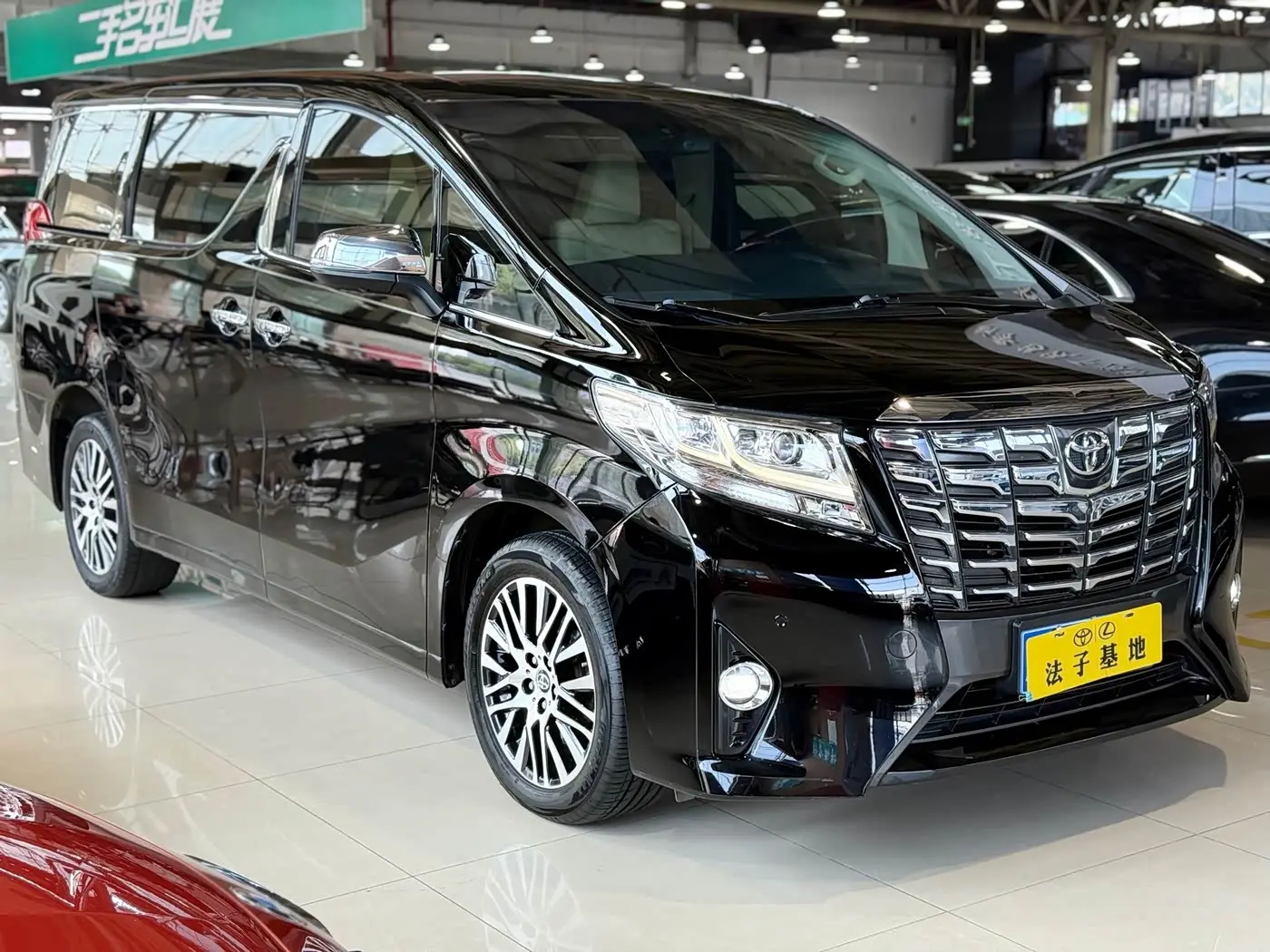 Toyota Alphard 2018 — Фото 3/20