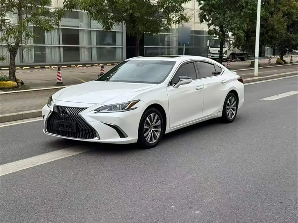 Lexus ES 2018 — Şəkil 2/20