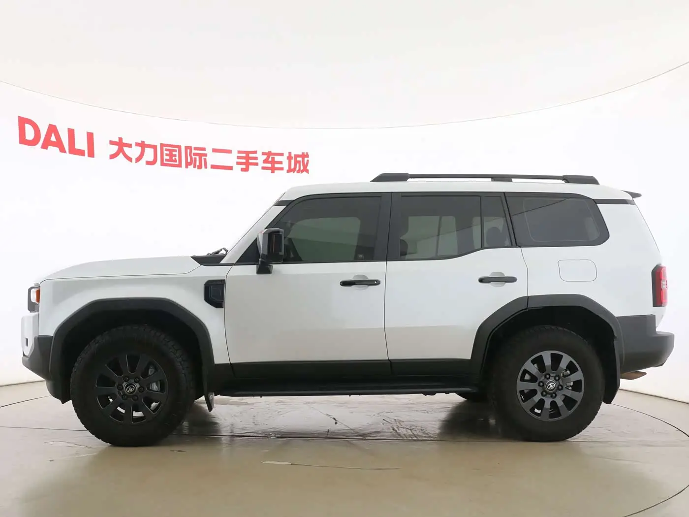Toyota Prado 2024 — Photo 11/16