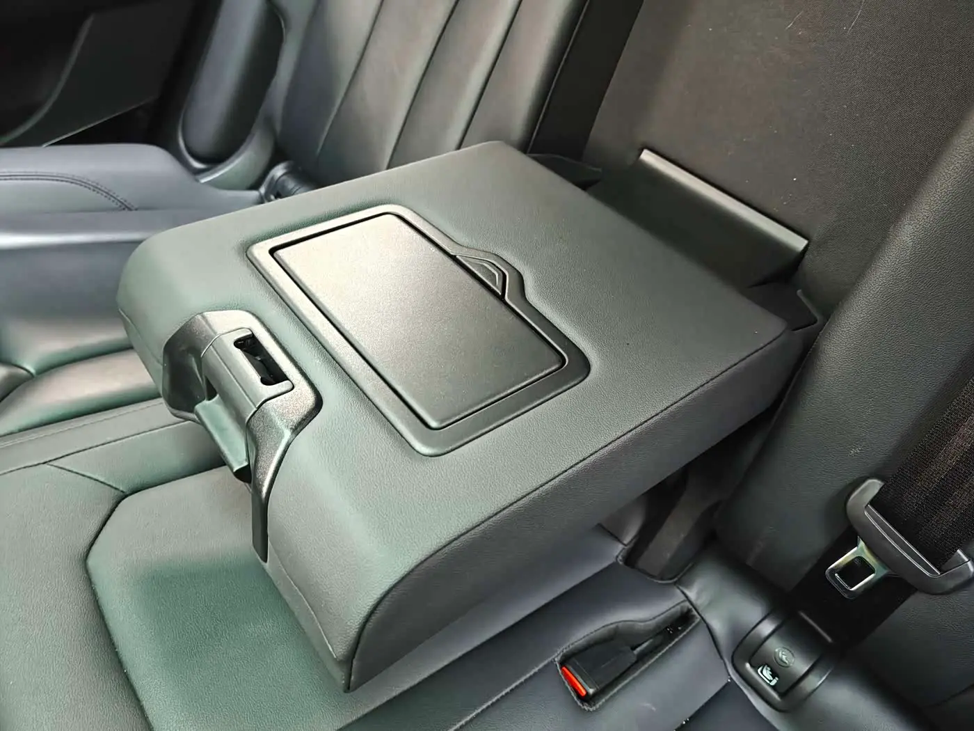 Audi Q8 2021 — Photo 2/20