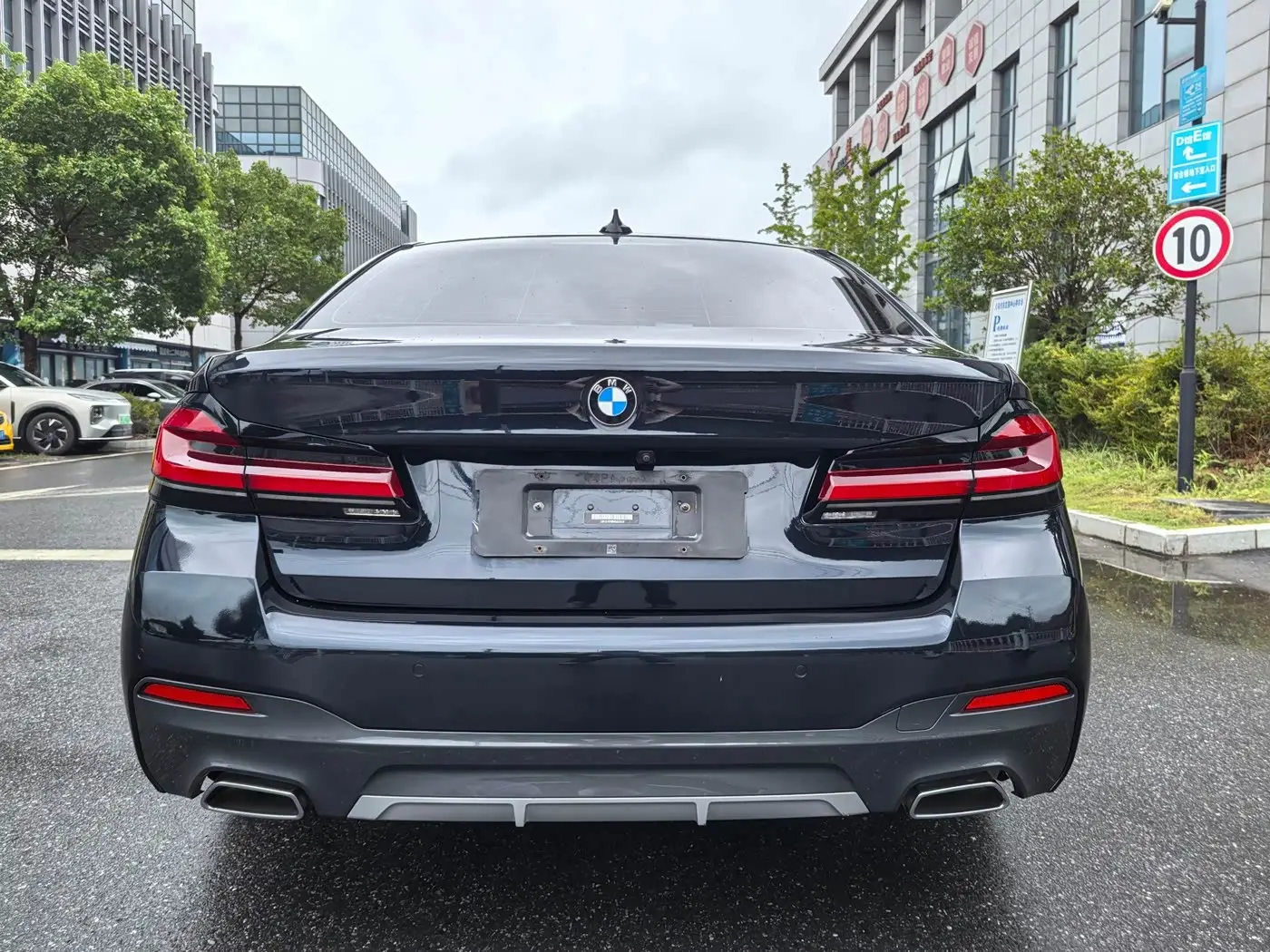 BMW 5 Series 2021 — Photo 17/18