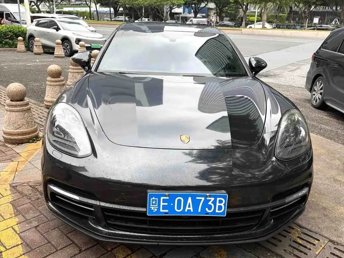 Porsche Panamera 2018 — Photo 2/11