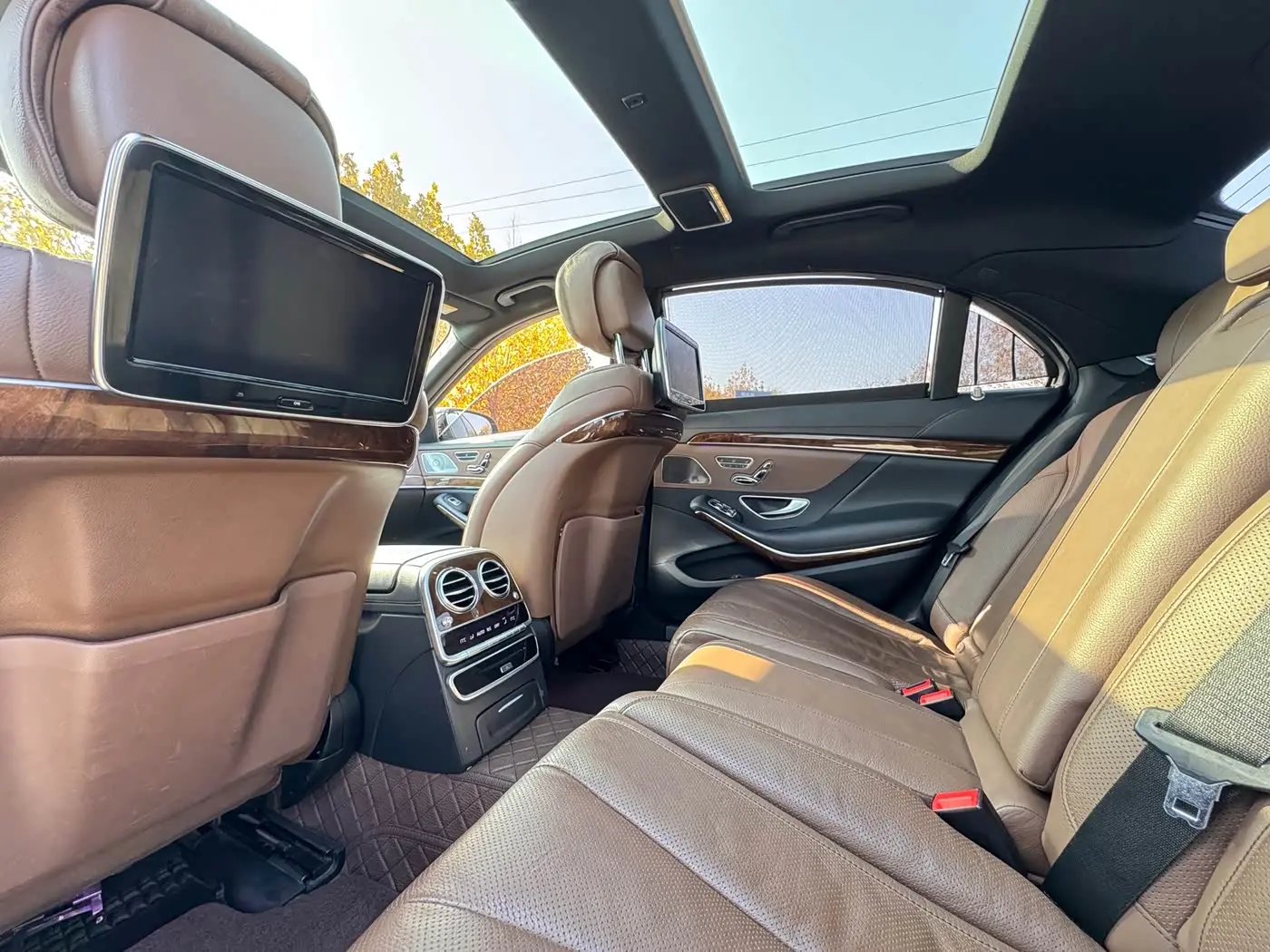 Mercedes-Benz S-Class 2016 — Photo 9/15