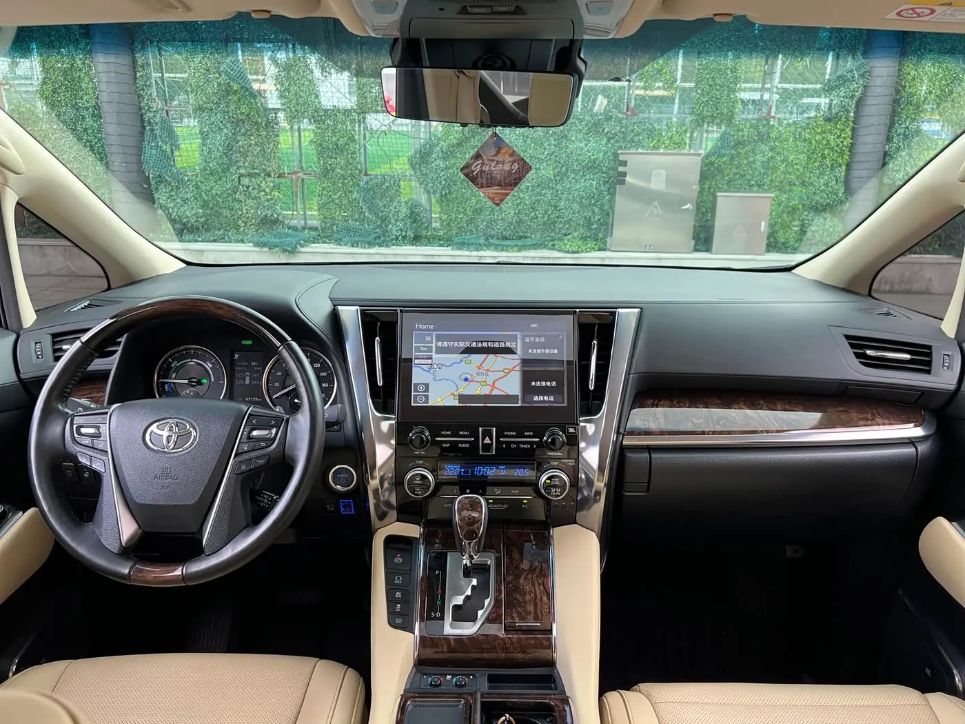 Toyota Alphard 2023 — Photo 19/20