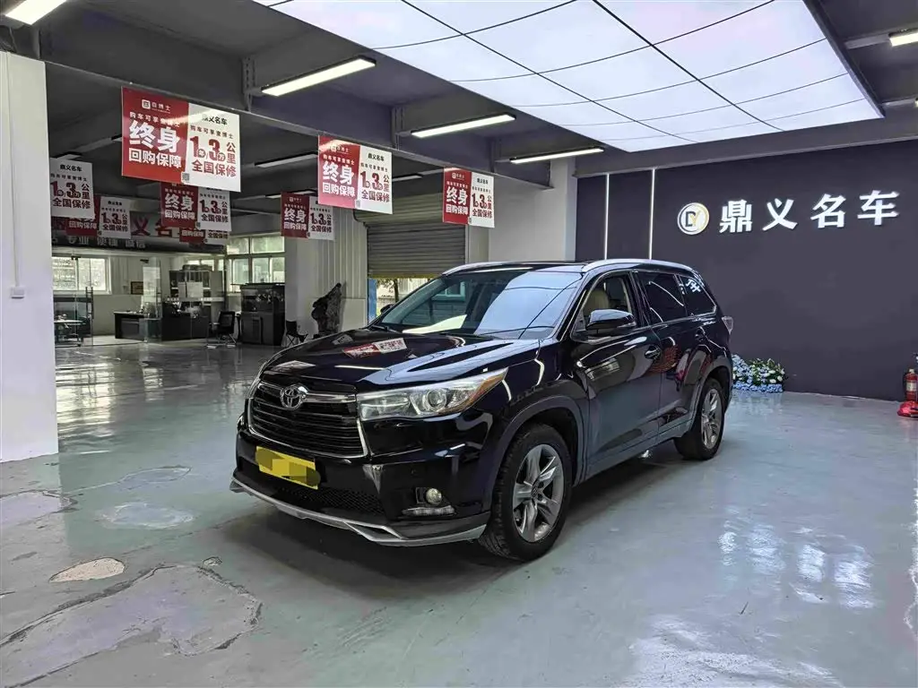 Toyota Highlander 2017 — Фото 1/9