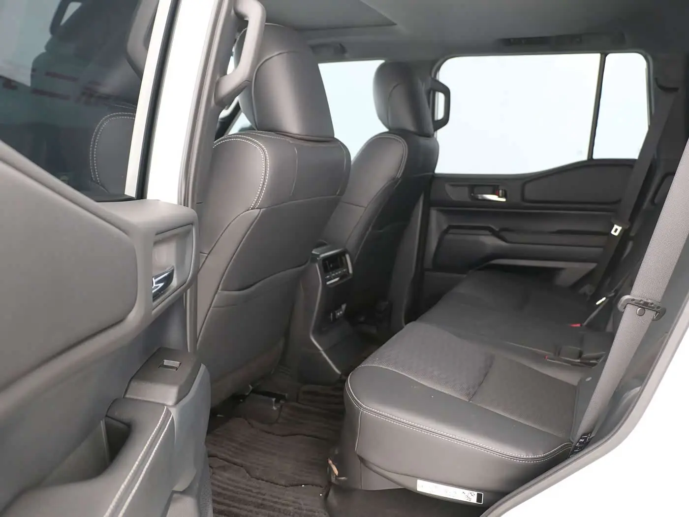 Toyota Prado 2025 — Photo 10/16