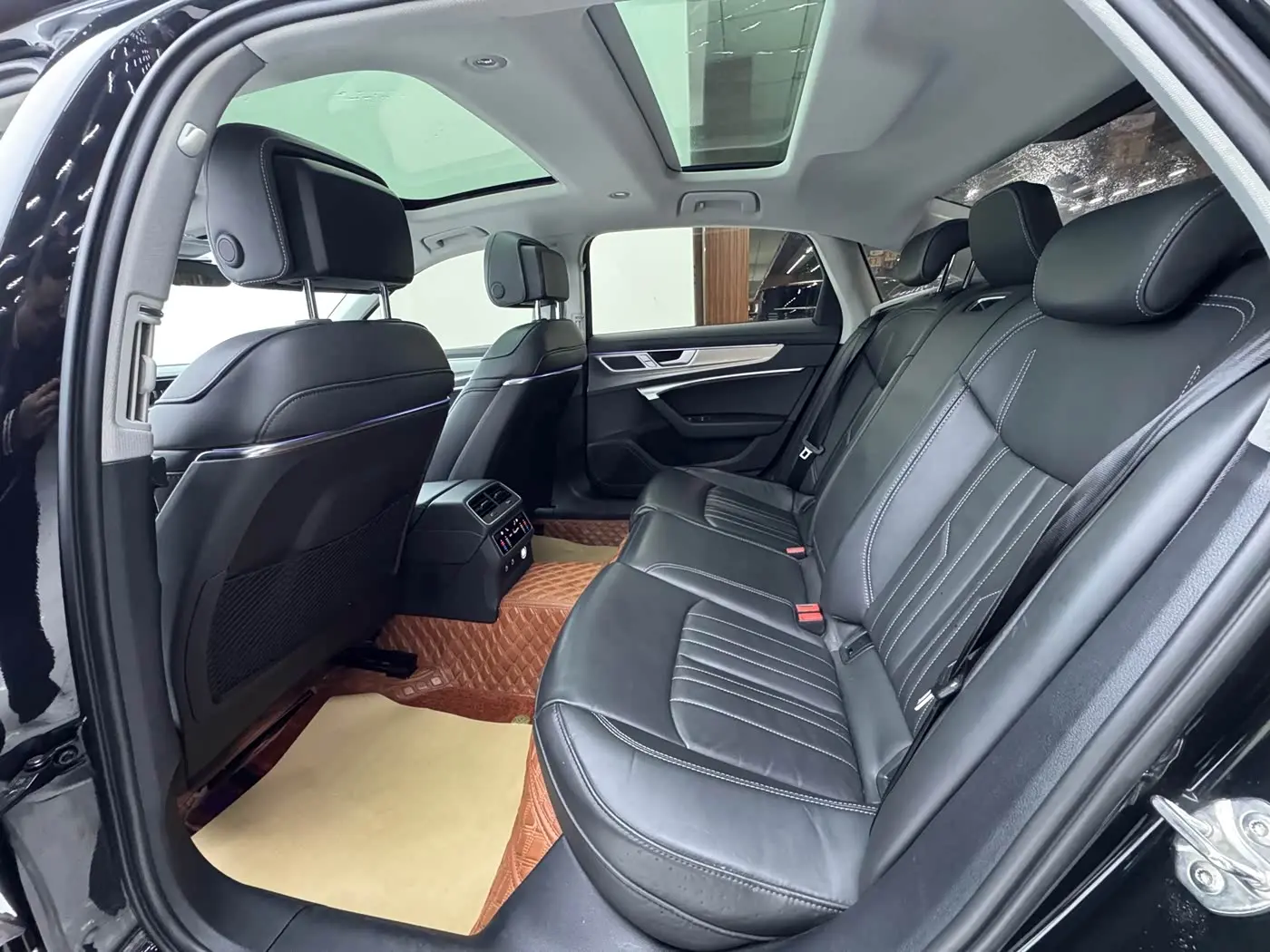 Audi A6L 2023 — Photo 16/17