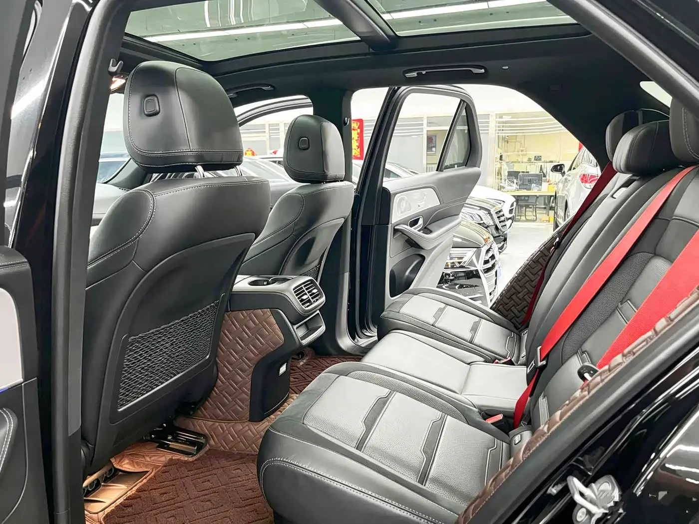 Mercedes-Benz GLE AMG 2020 — Photo 8/20
