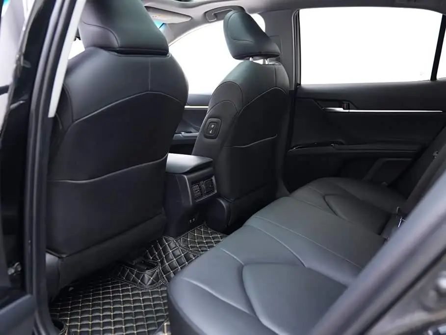 Toyota Camry 2019 — Photo 14/19