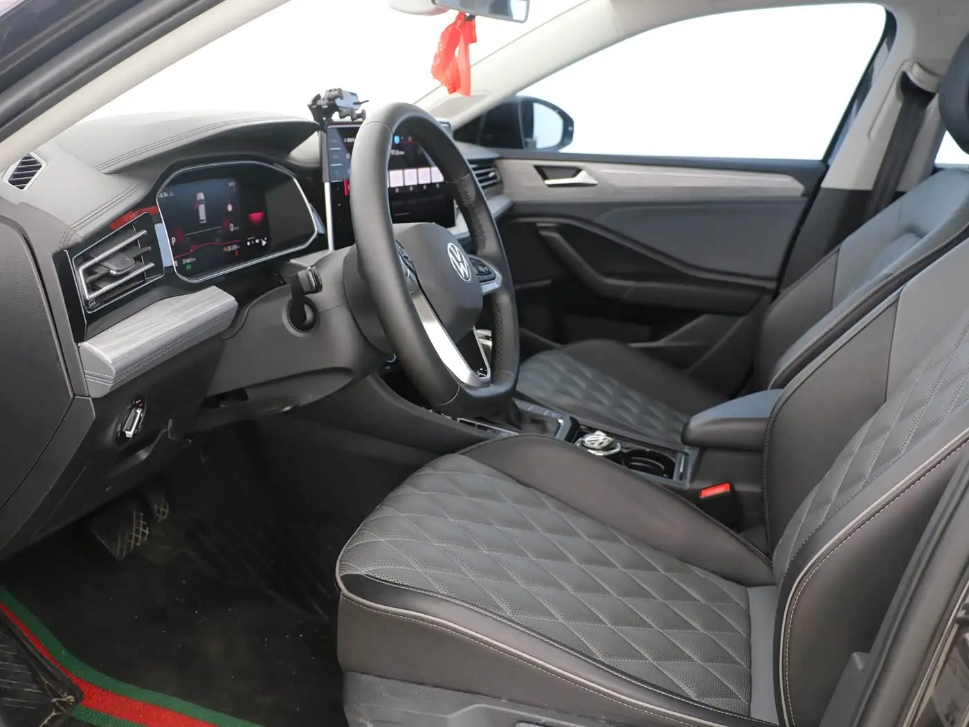 Volkswagen Sagitar 2024 — Photo 9/16