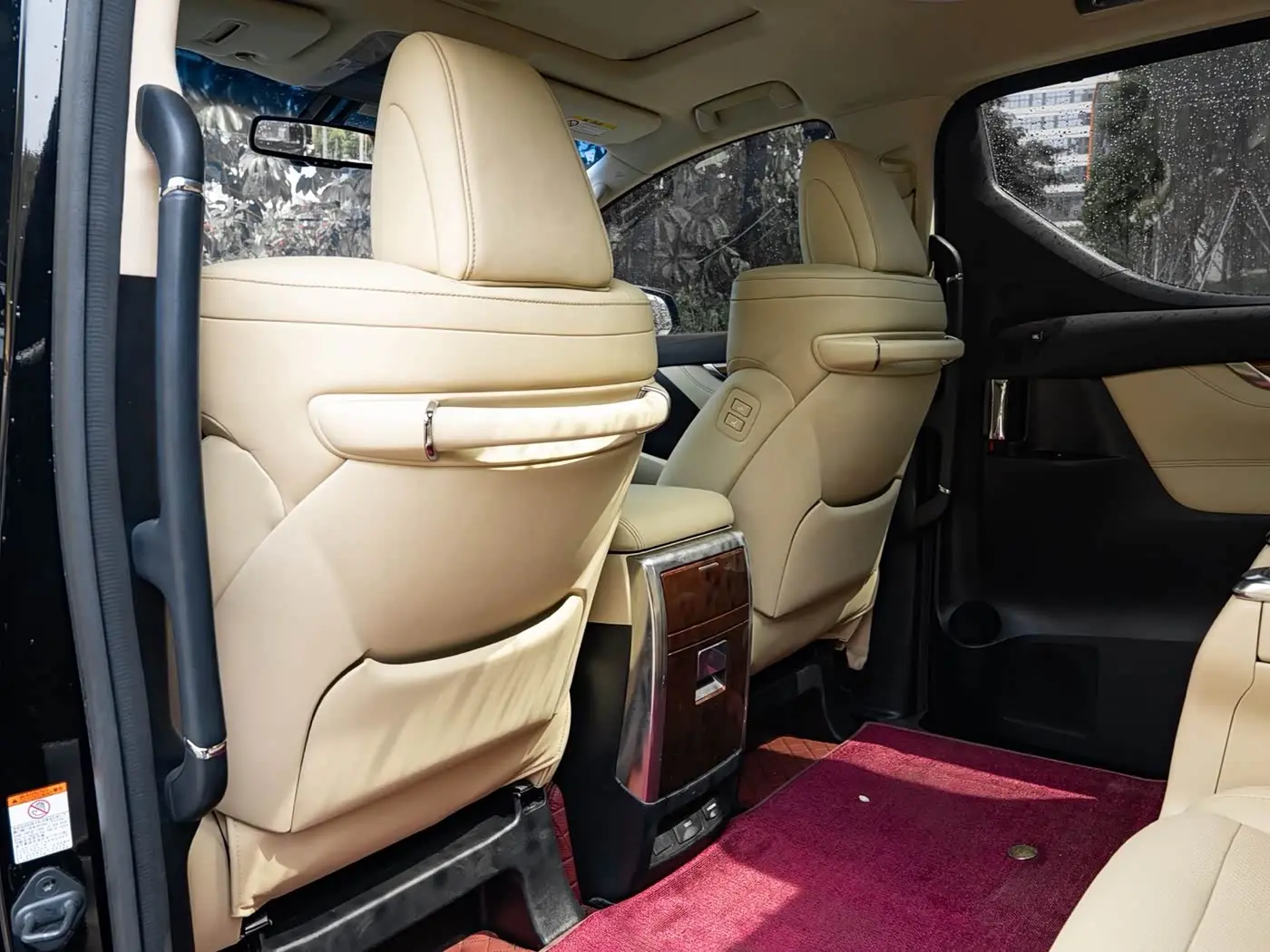 Toyota Alphard 2016 — Photo 6/18