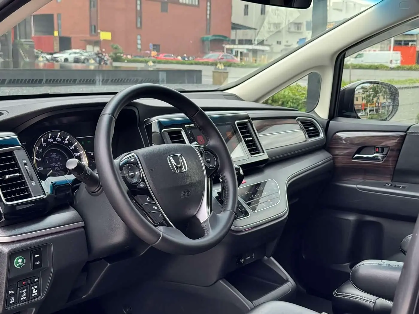 Honda Elysion 2017 — Şəkil 12/15