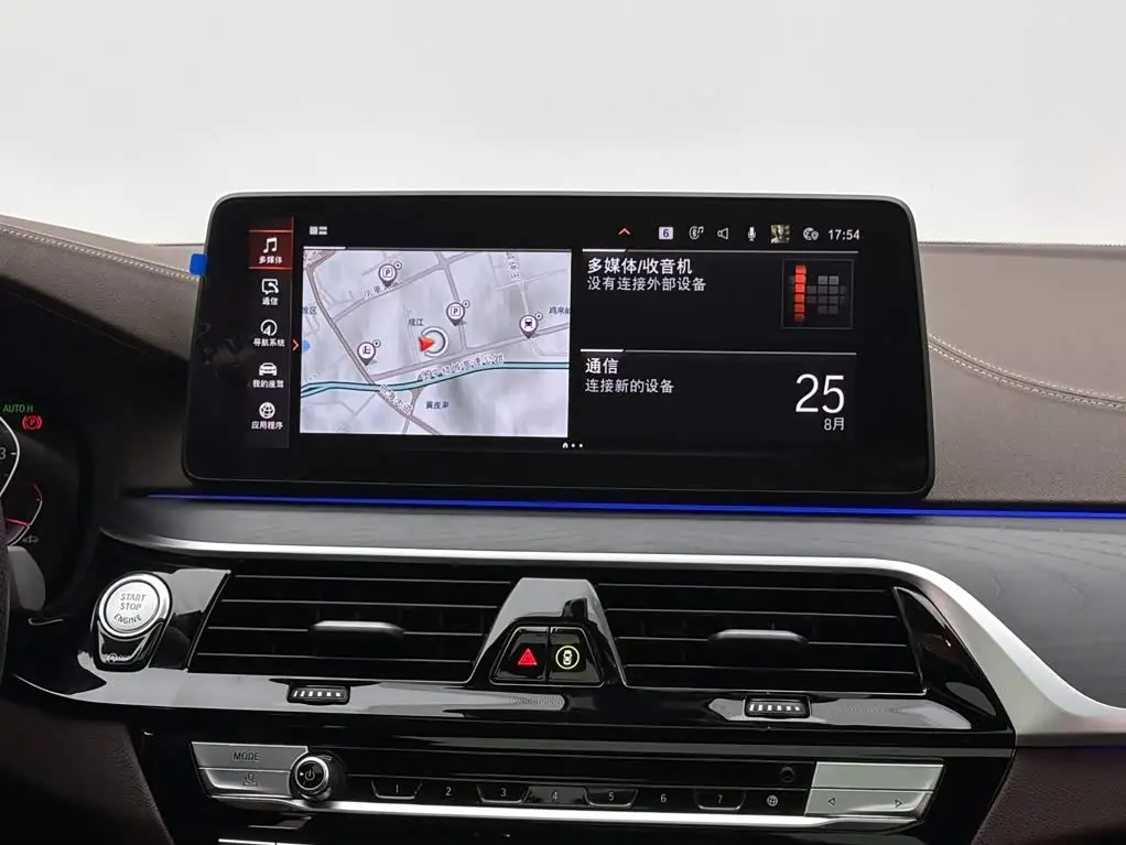 BMW 5 Series 2022 — Şəkil 13/16