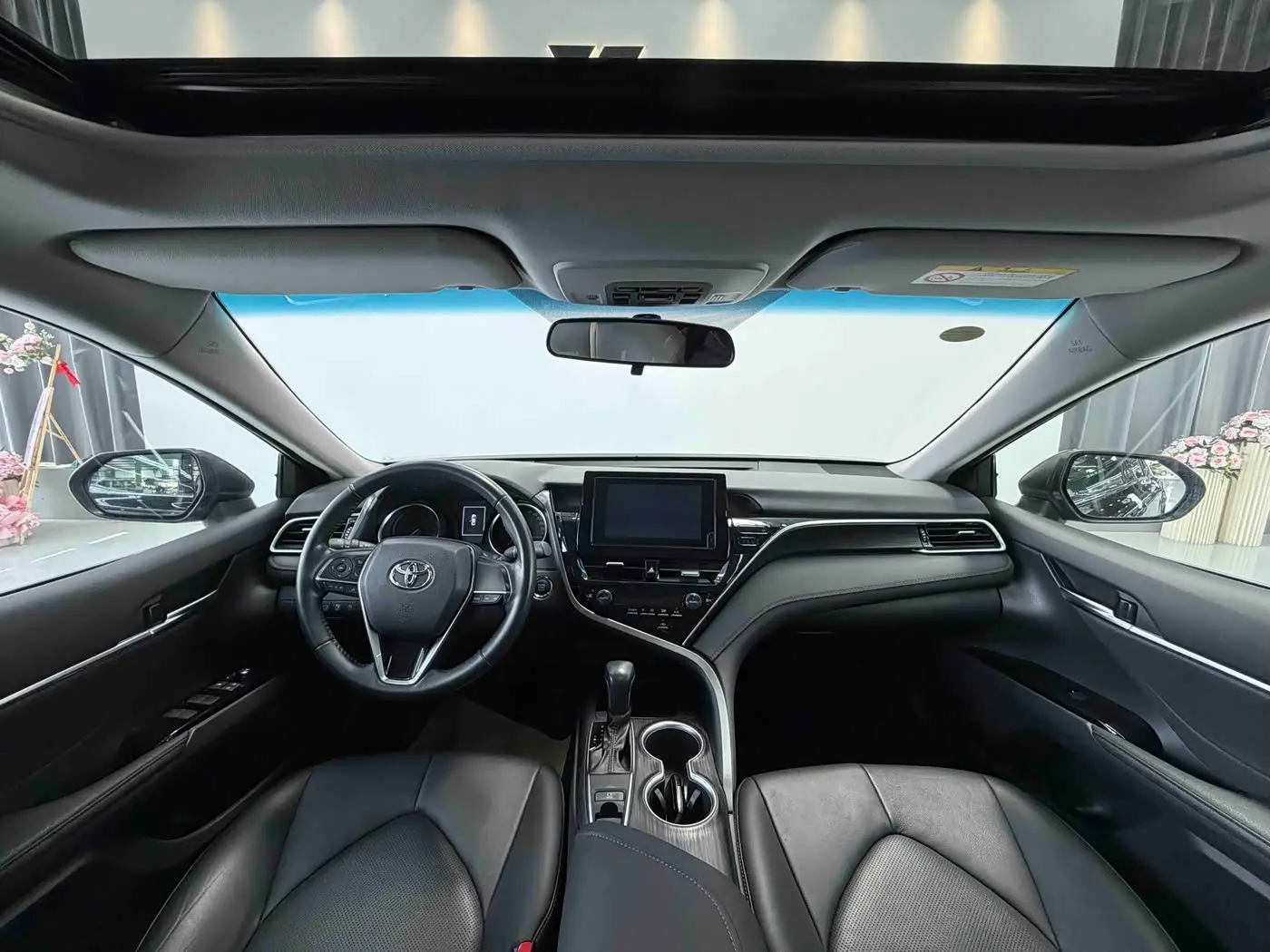 Toyota Camry 2023 — Фото 14/20