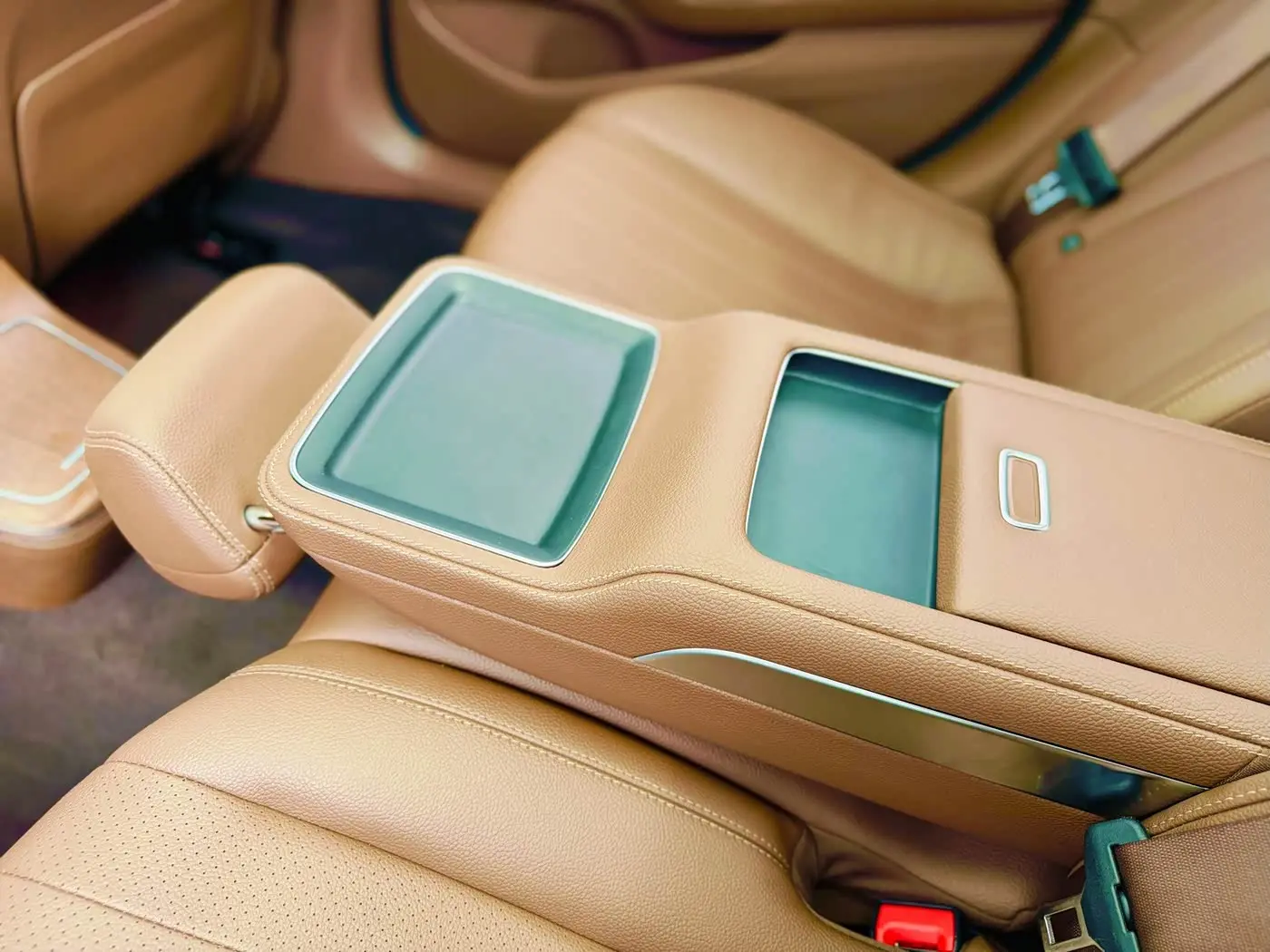 Mercedes-Benz E-Class 2023 — Şəkil 18/20