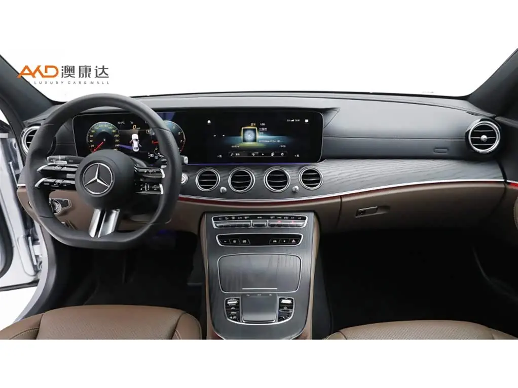 Mercedes-Benz E-Class 2022 — Photo 5/10