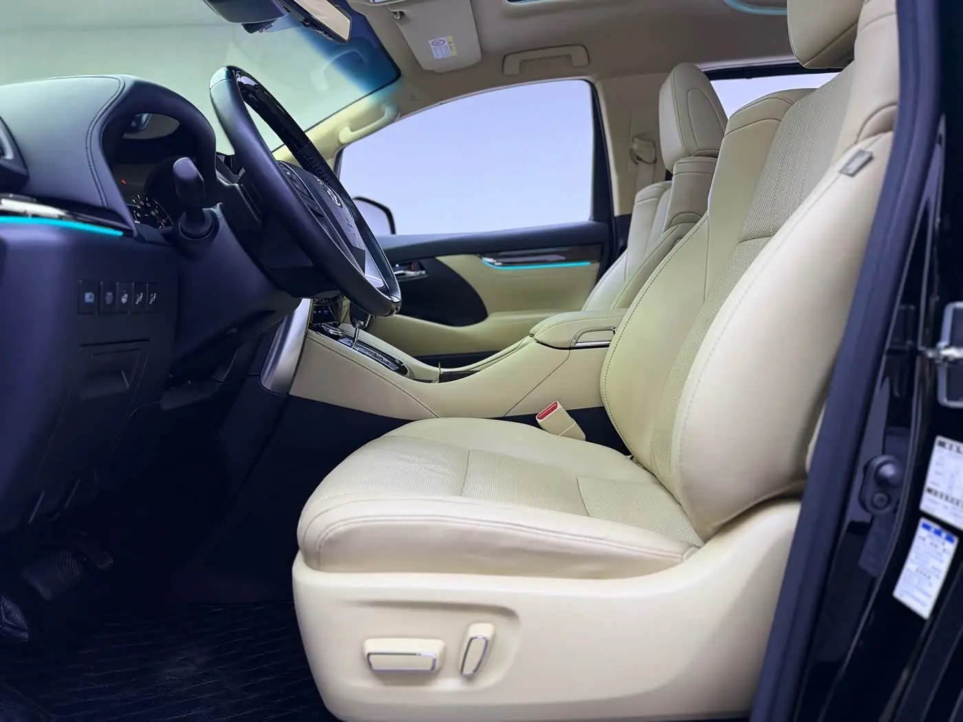 Toyota Alphard 2023 — ფოტო 4/20
