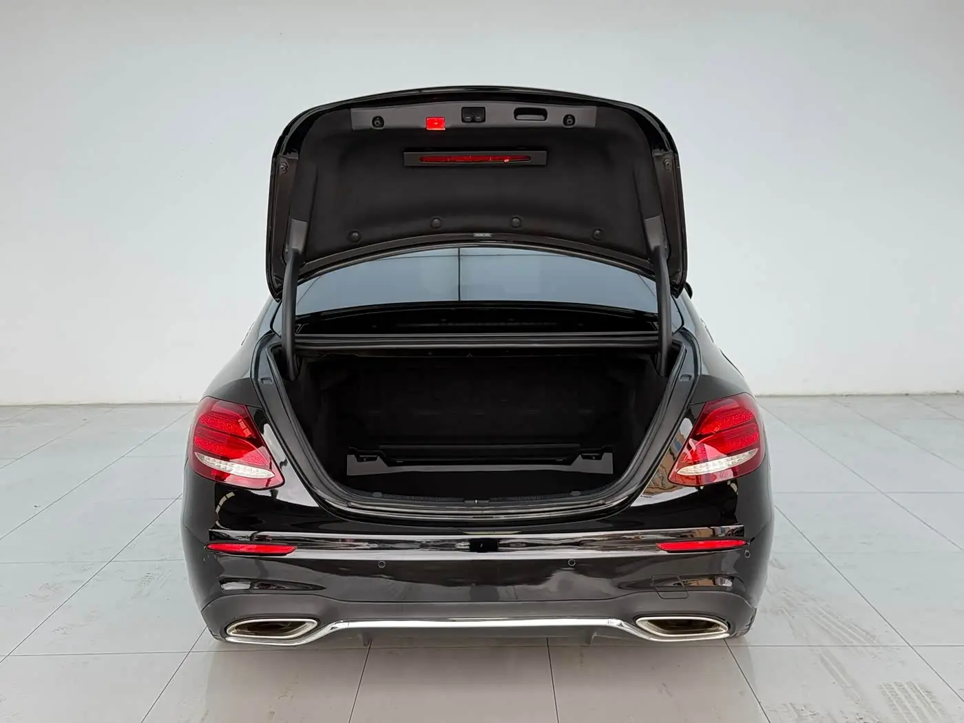 Mercedes-Benz E-Class 2020 — Photo 18/20