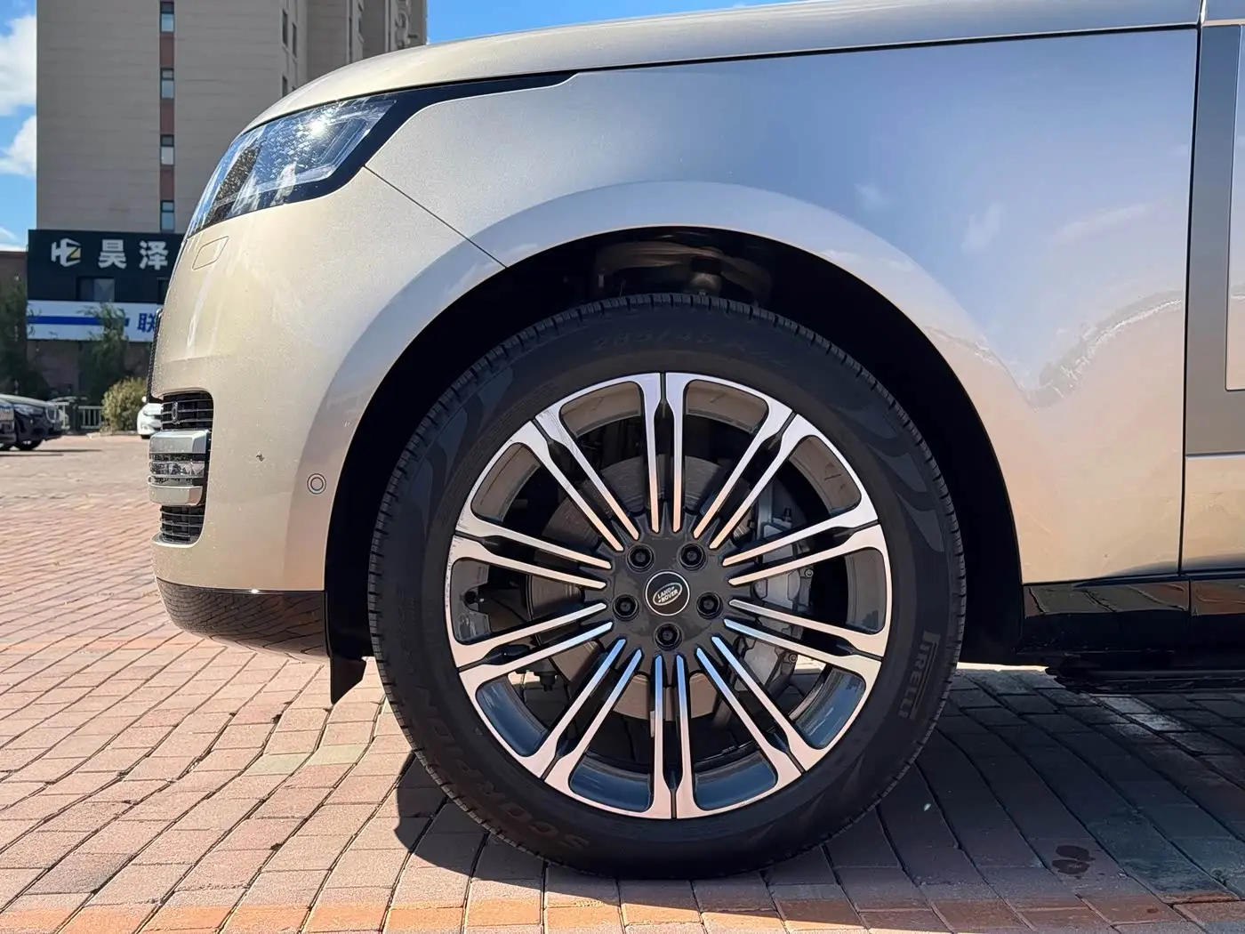 Land Rover Range Rover 2024 — Фото 4/20